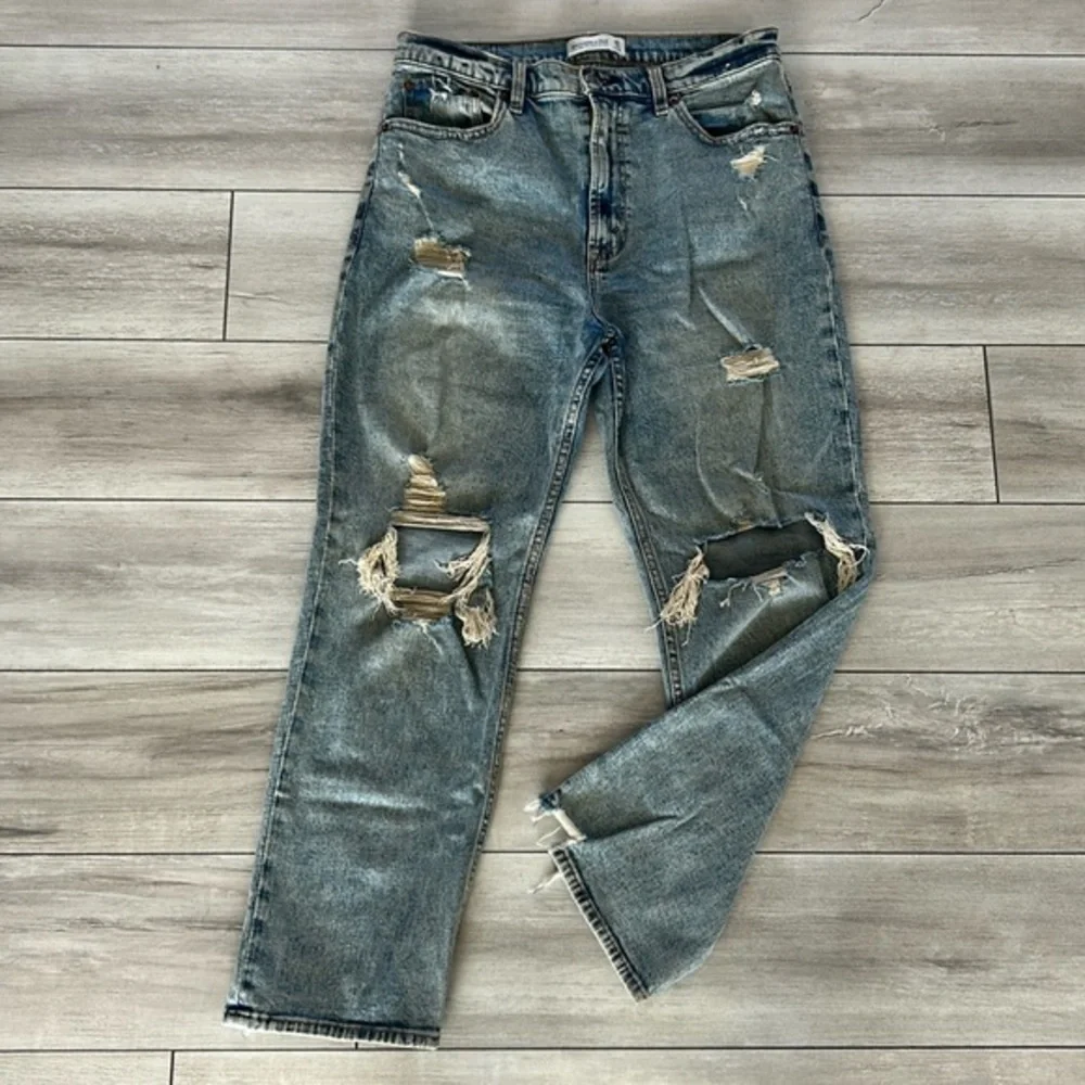 Abercrombie ultra high rise ankle straight jeans acid wash distressed size 30